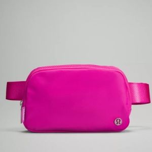 Lululemon Everywhere Belt Bag - Sonic Pink